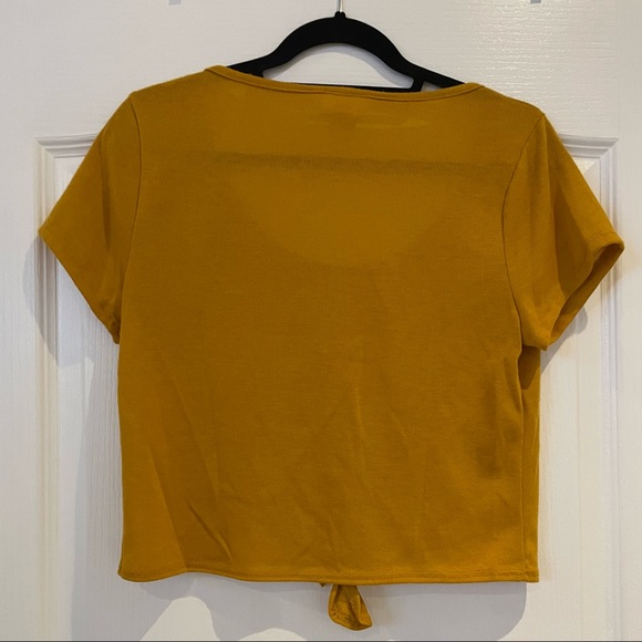 Button down crop top - Picture 2 of 3